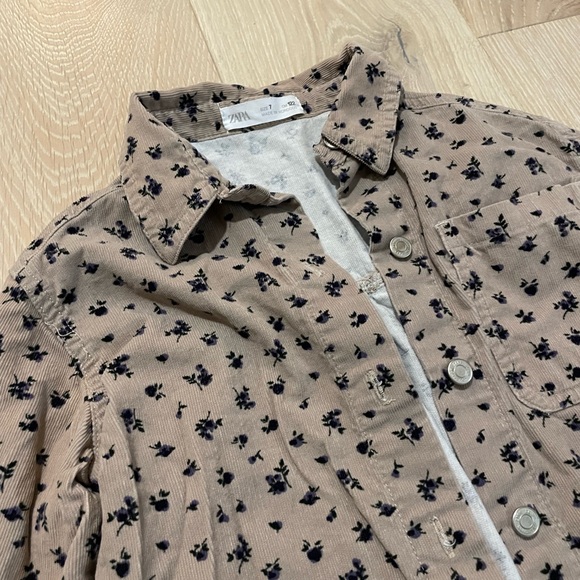 Zara kids tan corduroy button-down top with blue/black floral print - Picture 2 of 5